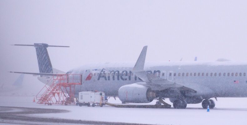 Авіакомпанія American Airlines призупинила рейси на Різдво