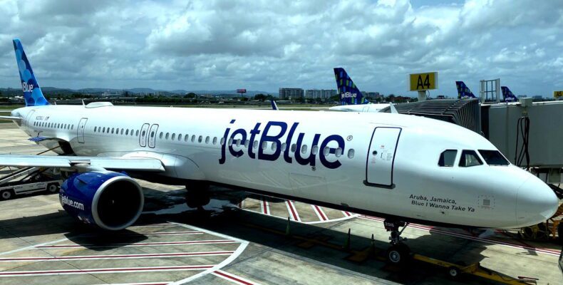 Коментарі керівника United про злиття з JetBlue