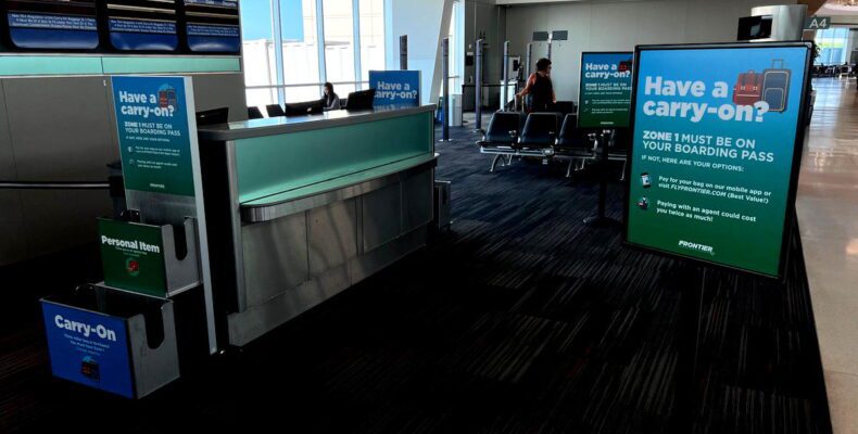 Скандал з багажем Frontier Airlines: депортація?