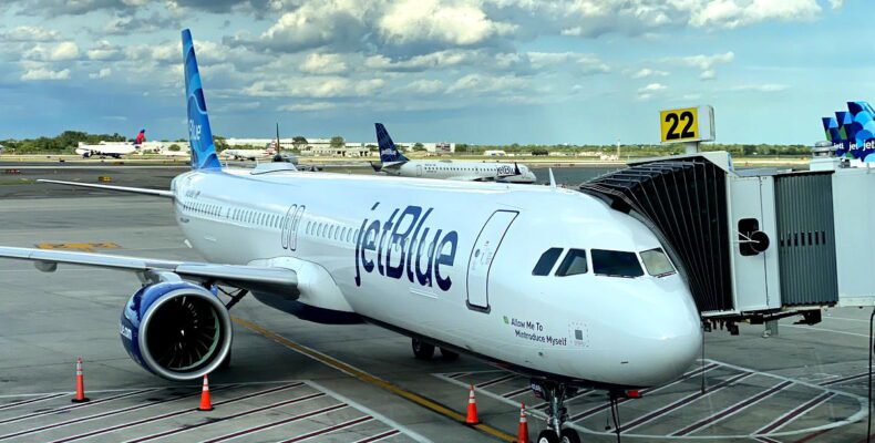 JetBlue продає свою венчурну компанію