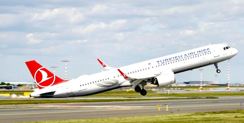 Дивний удар хвоста Turkish Airlines A321neo