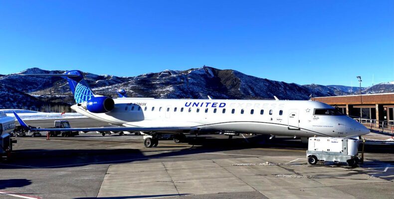 United Airlines намагалася нагодувати малюка