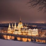 Різдво у Будапешті 2026 ярмарки атракції та зимові купальні міста